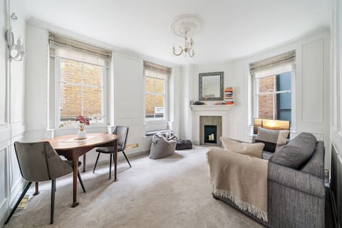 Entire Charming Townhouse in Mayfair - very rare