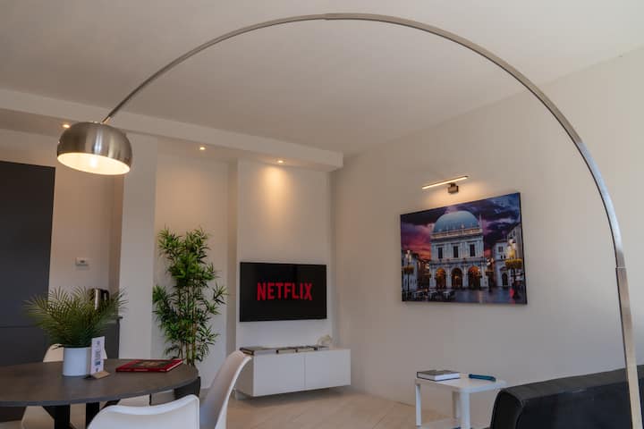 GALLERIA DUOMO] Luxury Design Apartment - Condominiums for Rent in Brescia,  Lombardia, Italy - Airbnb
