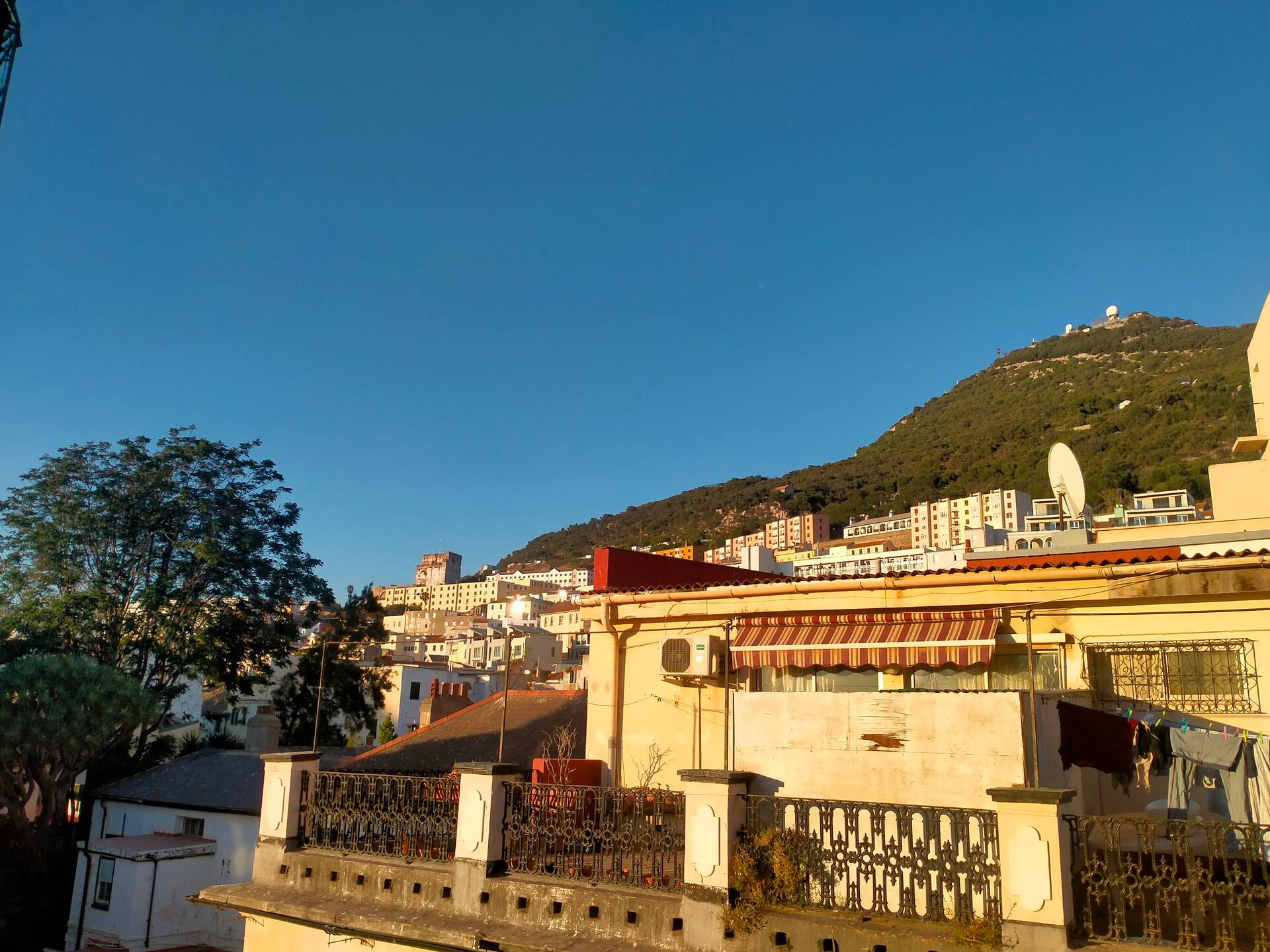 Best location 2 bed2 bath w/lift in town! (Kosher) — foto 5