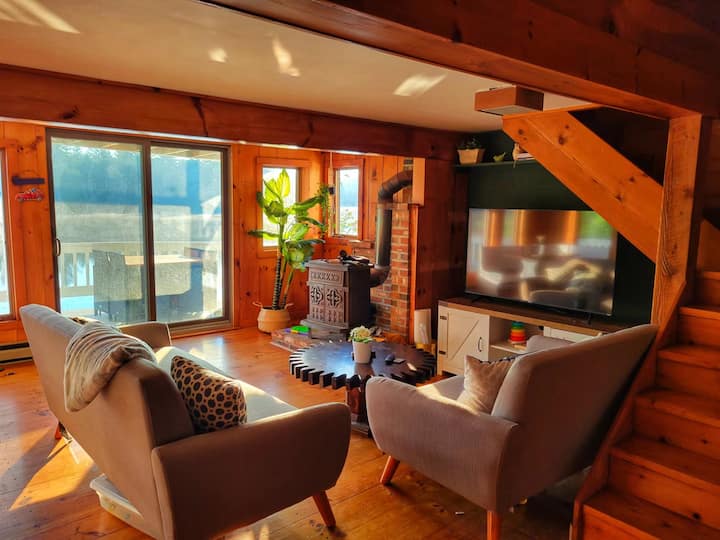 Waterfront Cottage With Arcade - Sunapee, NH