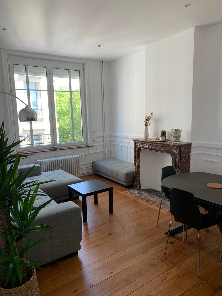 La Madeleine Beautiful apartment on Grand Boulevard Apartments for