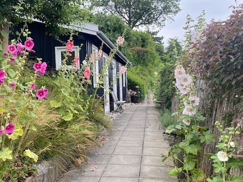 2 rooms in the idyllic Sletten
