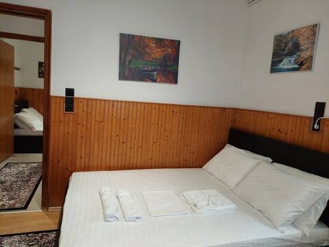 SLEEPING APARTMENT UP TO 4 PEOPLE CENTRALLY!