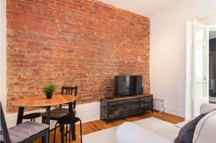 II House in the historic center of Lisbon with AC