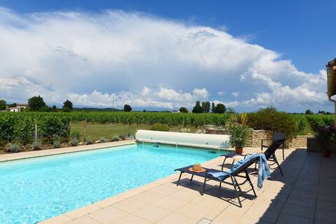 Charming house in the heart of St Emilion vineyard.