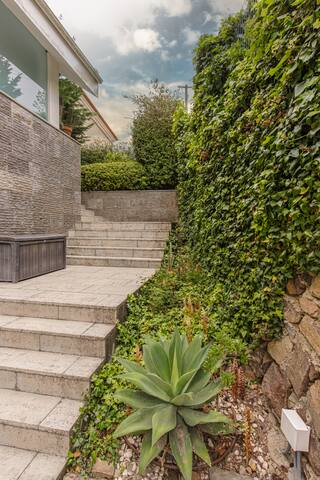 Equinox: Elegant w/pool next to golf & Sintra gallery image 2