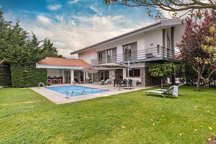 Equinox: Elegant w/pool next to golf & Sintra