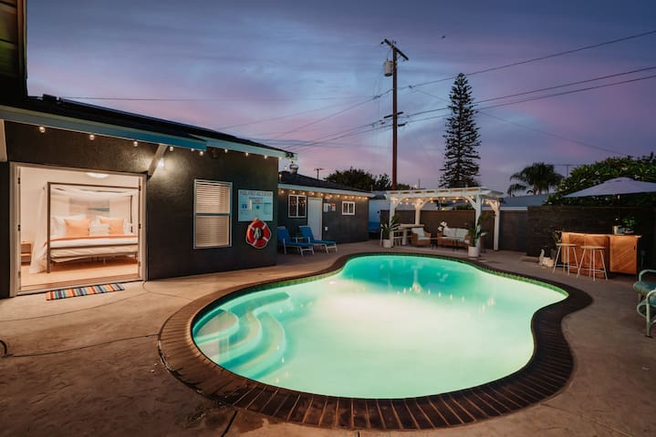 Palm Escape | Heated Pool + Game Area – Foosball