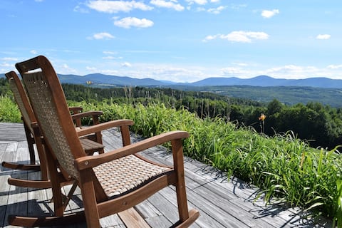 Panoramic Mountain Views & Privacy!