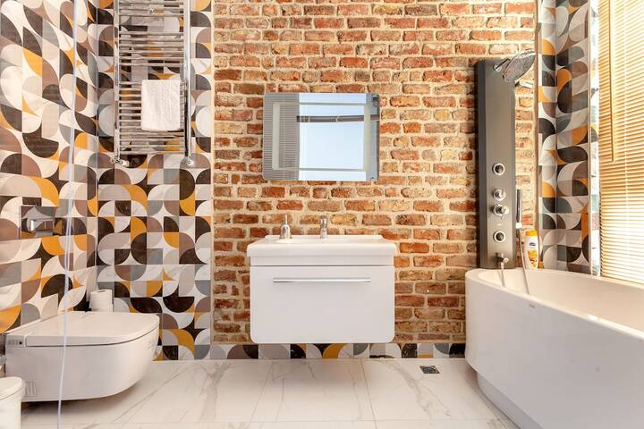 Galata 3BR 2BA w/Elevator AC gallery image 4