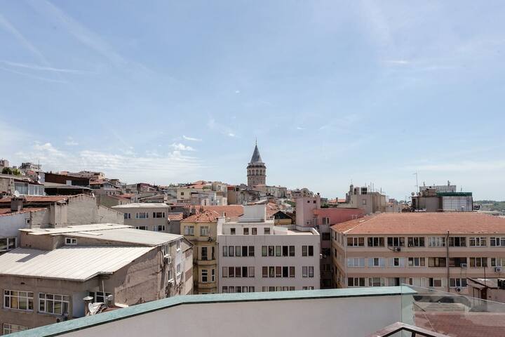 Galata 3BR 2BA w/Elevator AC gallery image 5