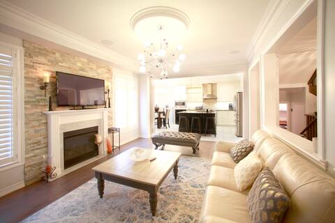 Stunning 4-BDRM Home-Toronto Area - Quiet Location