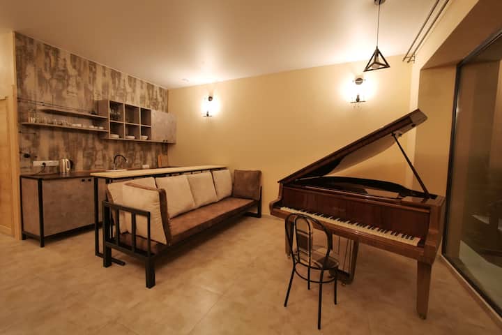Airbnb 2024 grand piano