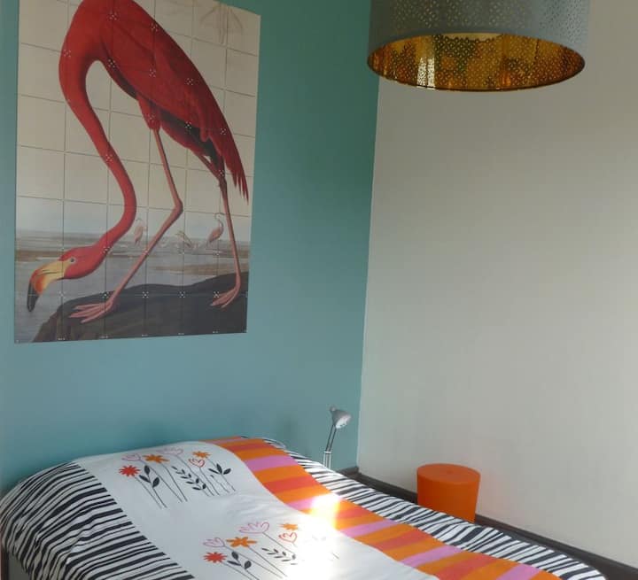 粉红色佛兰双人卧室