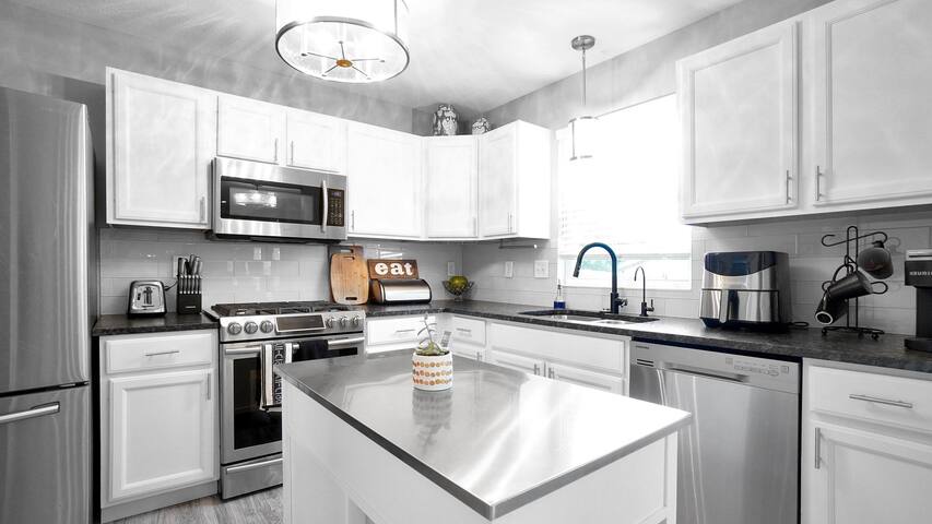 Peace Place! Updated 3bdrm home, finished basement gallery image 5