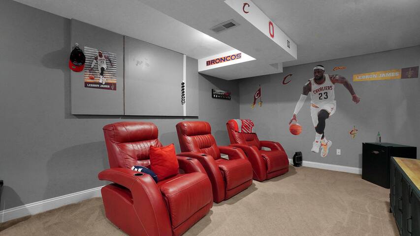 Peace Place! Updated 3bdrm home, finished basement gallery image 2