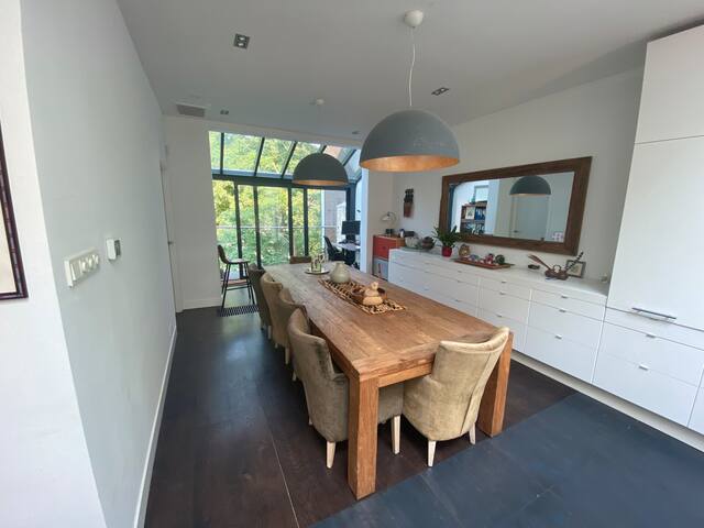 Exceptional 3-bedroom Loft | >1wk equals discount gallery image 5