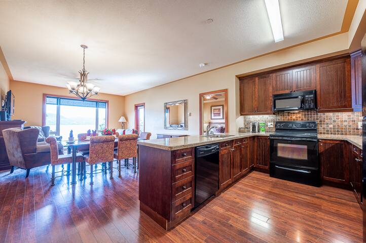 Okanagan Lakefront Resort managed Airbnb listing 3