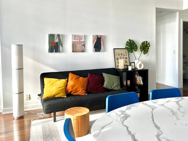 Lovely 3-bedroom Condo by the Lake! gallery image 3