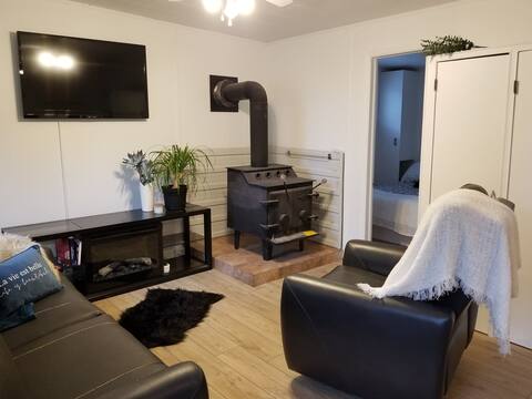 Le Caribou -Small rustic cottage by the beach