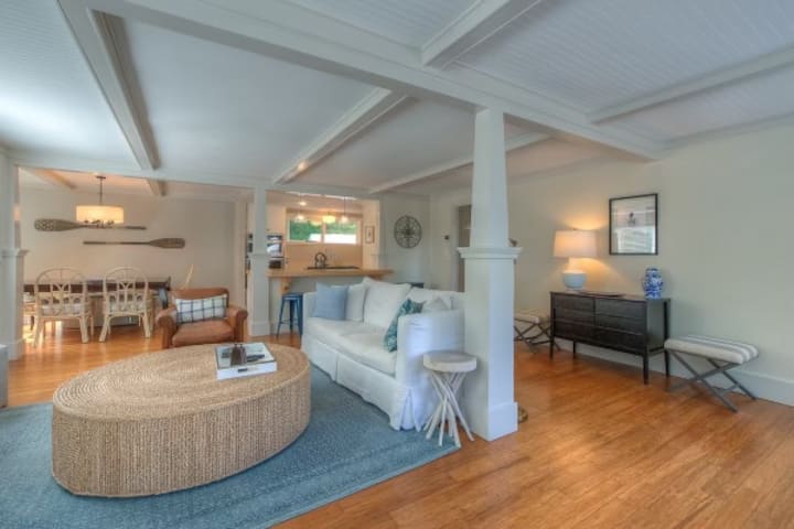 Dog Friendly Cottage W/hot Tub+kayaks, & E-bike - Orcas Island, WA
