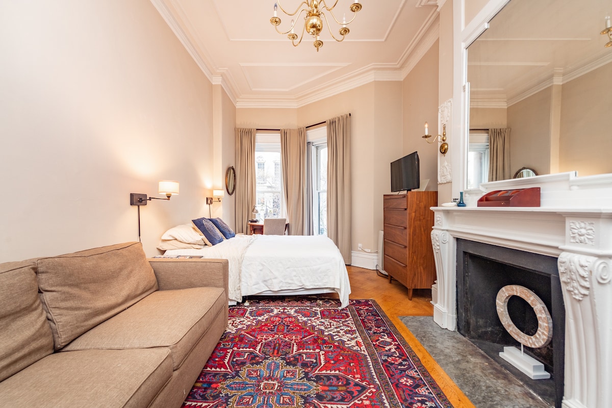 Photo inspiration: Visual Reference: Back Bay Gem Cozy 1 Bedroom Condo Main Floor
