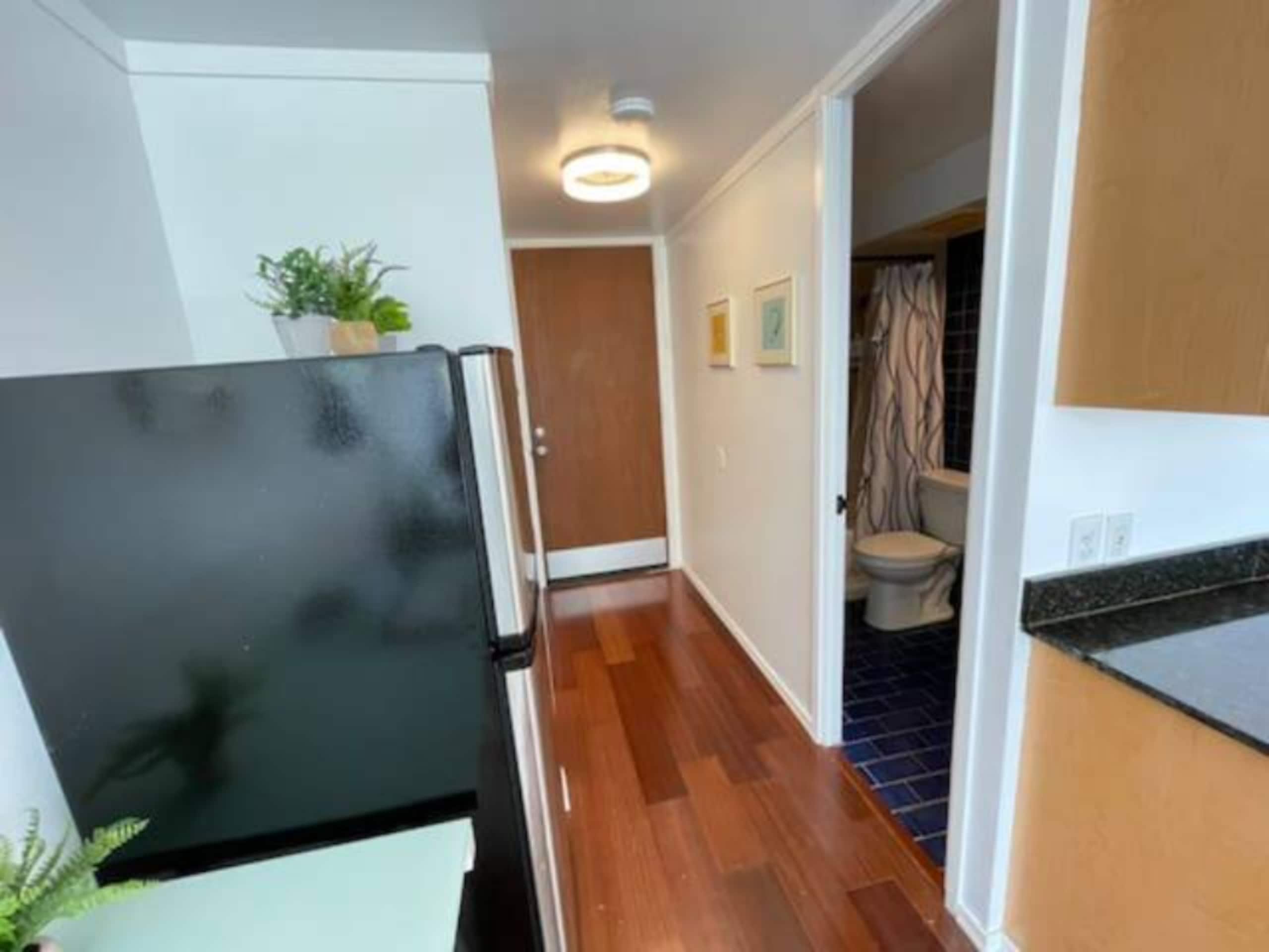 Condo in Honolulu · ★4.61 · 1 bedroom · 2 beds · 1 private bath - Image 24
