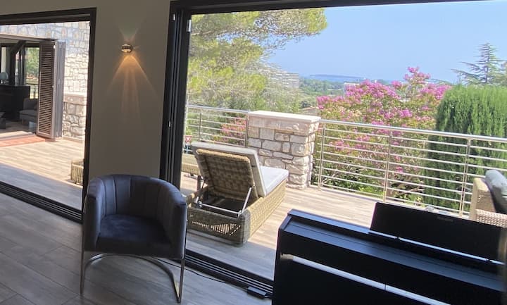Luxury 4bed Villa 240sqm, Sea View,swimspa,sleeps8 - Théoule-sur-Mer