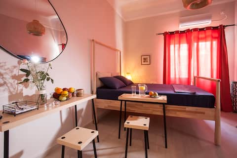 Cozy apartment next to Piraeus port