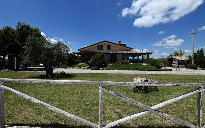 Villa Con Piscina Vicino A Matera - Matera