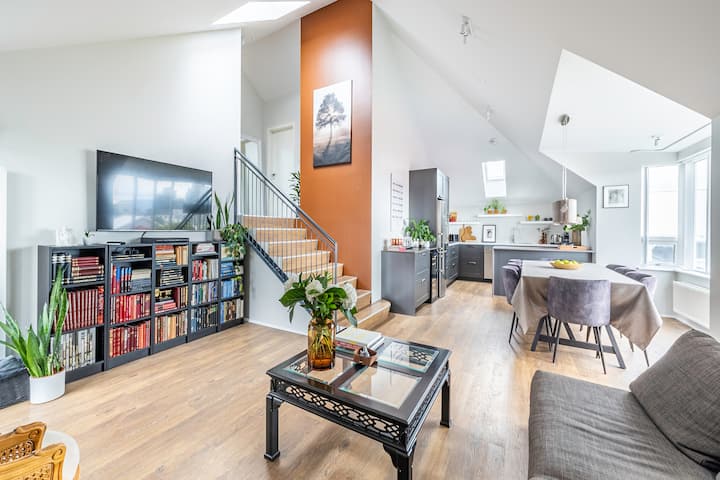 Bright Penthouse Apartment With A Unique View - Reykjavík