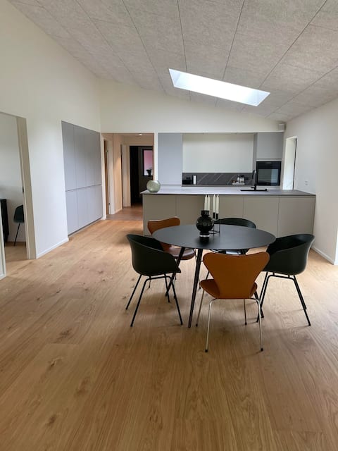 New Villa with room for 5 overnight guests