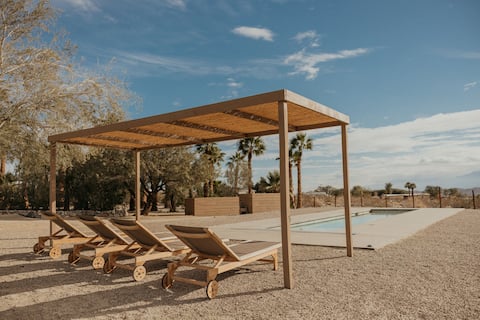 5 acre Remote Desert Oasis+Saltwater Pool+Hot Tub