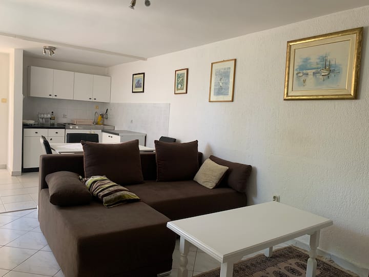 Studio Apartment Tena with Terrace and Sea View