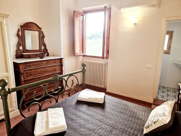 غرفة مزدوجة مع خدمات خاصة وأينسترا على مزارع العنب