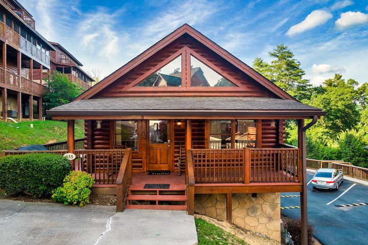 Sleeps 4, Warm & Inviting Cabin・grill・resort Perk - Pigeon Forge, TN