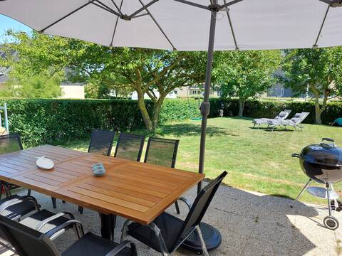 Vacation home close to the sea with garden