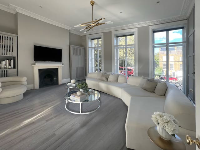 Beautiful 3-Bedroom Townhouse in Central London! gallery image 5