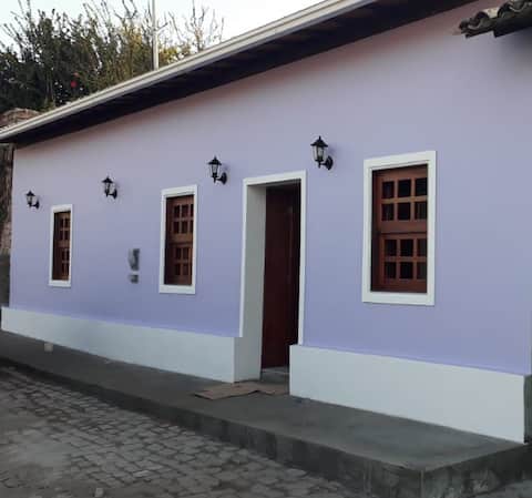 Top Airbnb: Lilac Little House in Mucugê