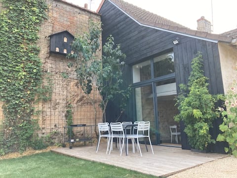 Cheerful townhouse with garden