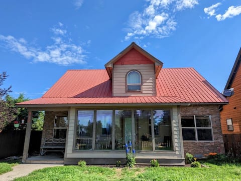 Beautiful 2,000 sq. ft. home in town in Gunnison!