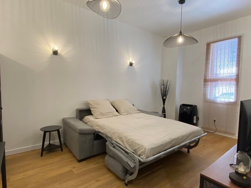 Gran sofá cama que es fácil de abrir, muy cómodo Bultex martelat 160x200.