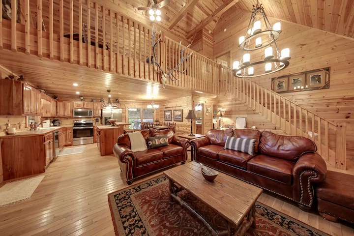 Toccoa River Fun + Hot Tub, Game Rm, Fish, Swim - Blue Ridge, GA