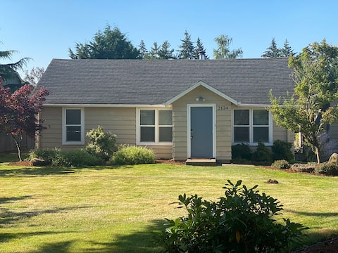 Tranquil 2 Bedroom Nestled In the Hills