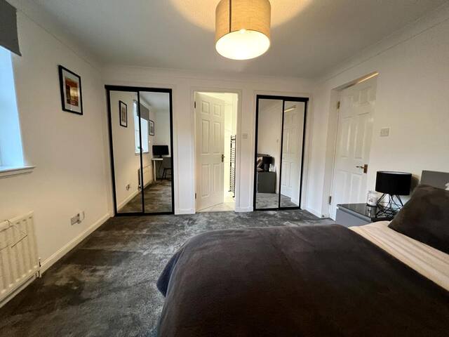 Refurb 3 bed flat in Roseburn gallery image 4