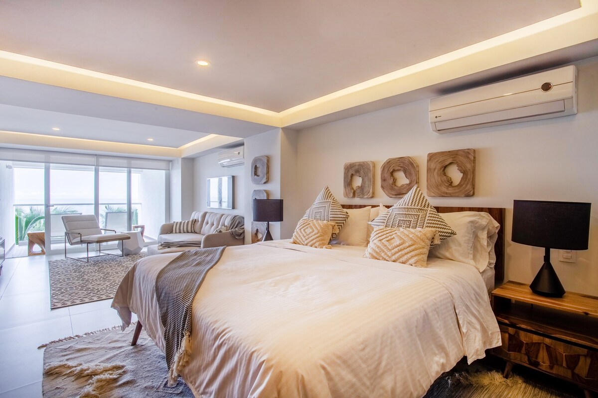 Udoban bračni krevet (širine 180 - 200 cm)