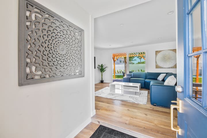 An amazing full house with a heated pool