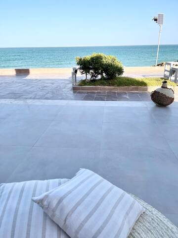 Private Beach Villa: Breakfast Included