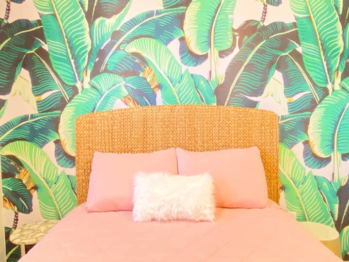 Tropical Townhouse - 3 Bed/3 Bath/2 Living Rooms