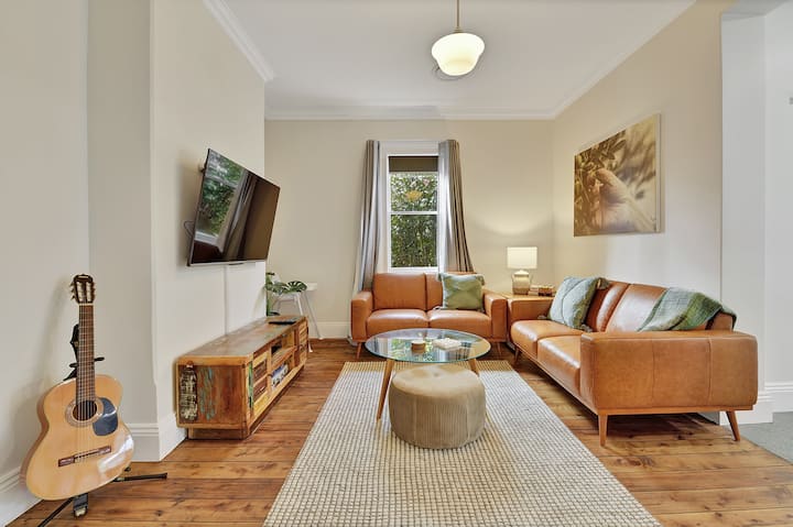 Best Nest On March - Cosy Home In Cbd, Firepit - Orange